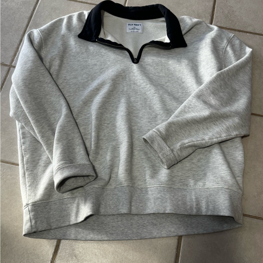 Old Navy Light Gray and Black Fleece-Lined Pullover